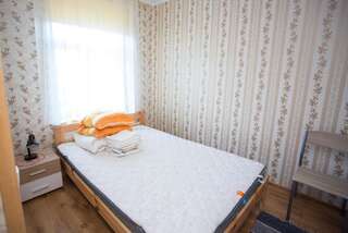 Мини-отель Katariina Guesthouse Раквере Семейный номер с собственной ванной комнатой и кухней-4