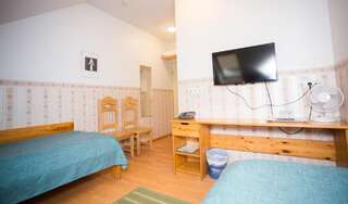 Мини-отель Katariina Guesthouse Раквере Двухместный номер с 2 отдельными кроватями и собственной ванной комнатой-9